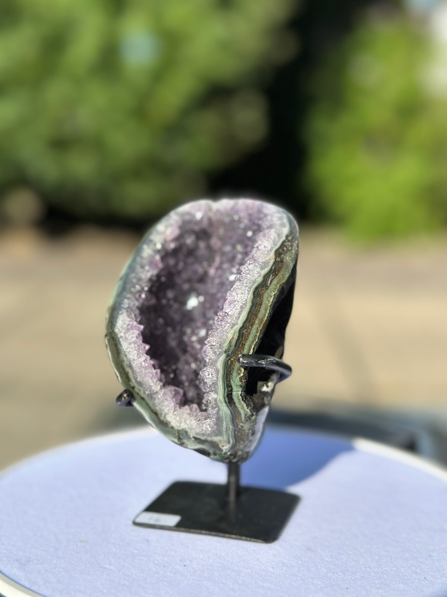 Amethyst auf Metallständer Nr. 16