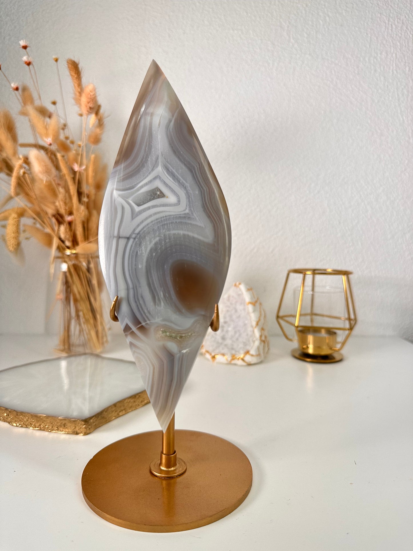 Achat auf goldenen Metallständer 75Z