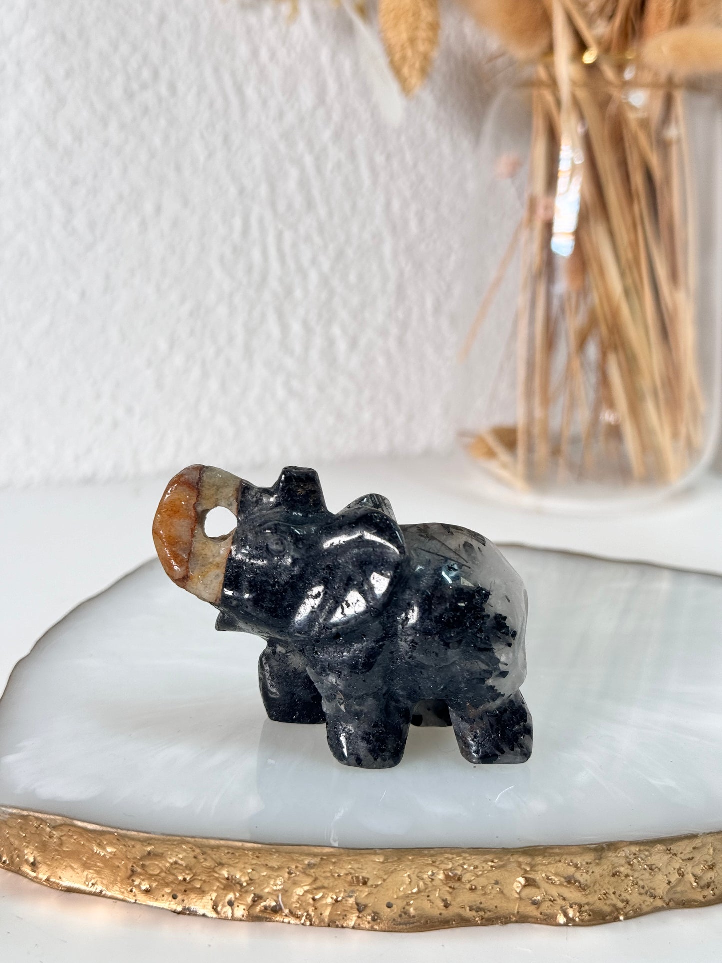 Turmalin in Quarz Elefant Nr. 15
