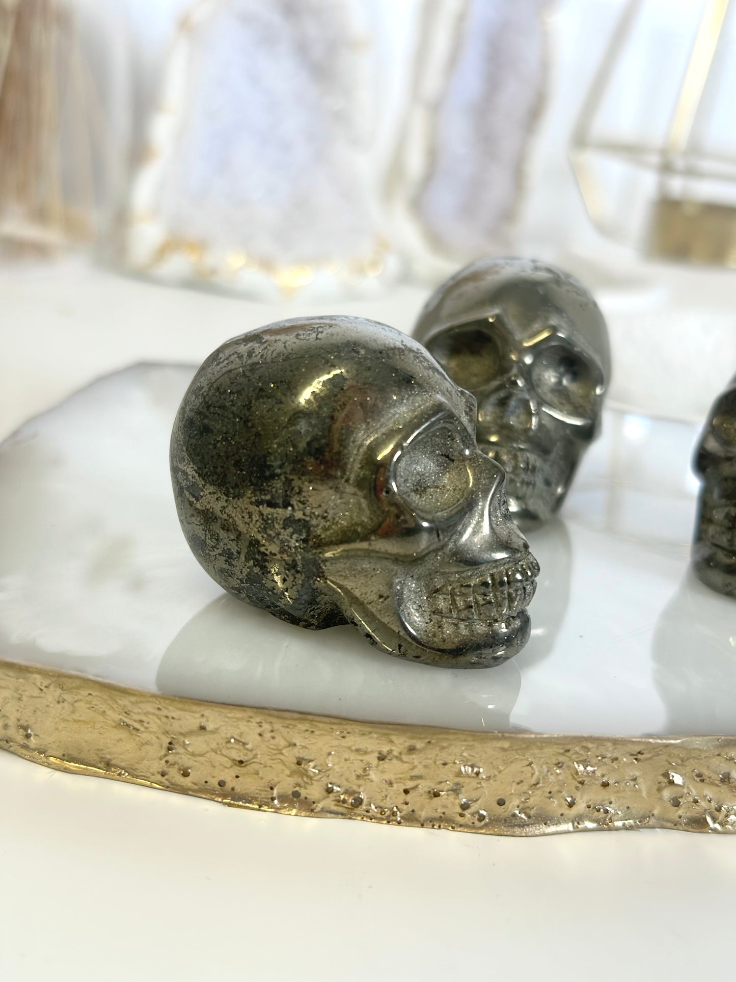Totenkopf Pyrit Carving