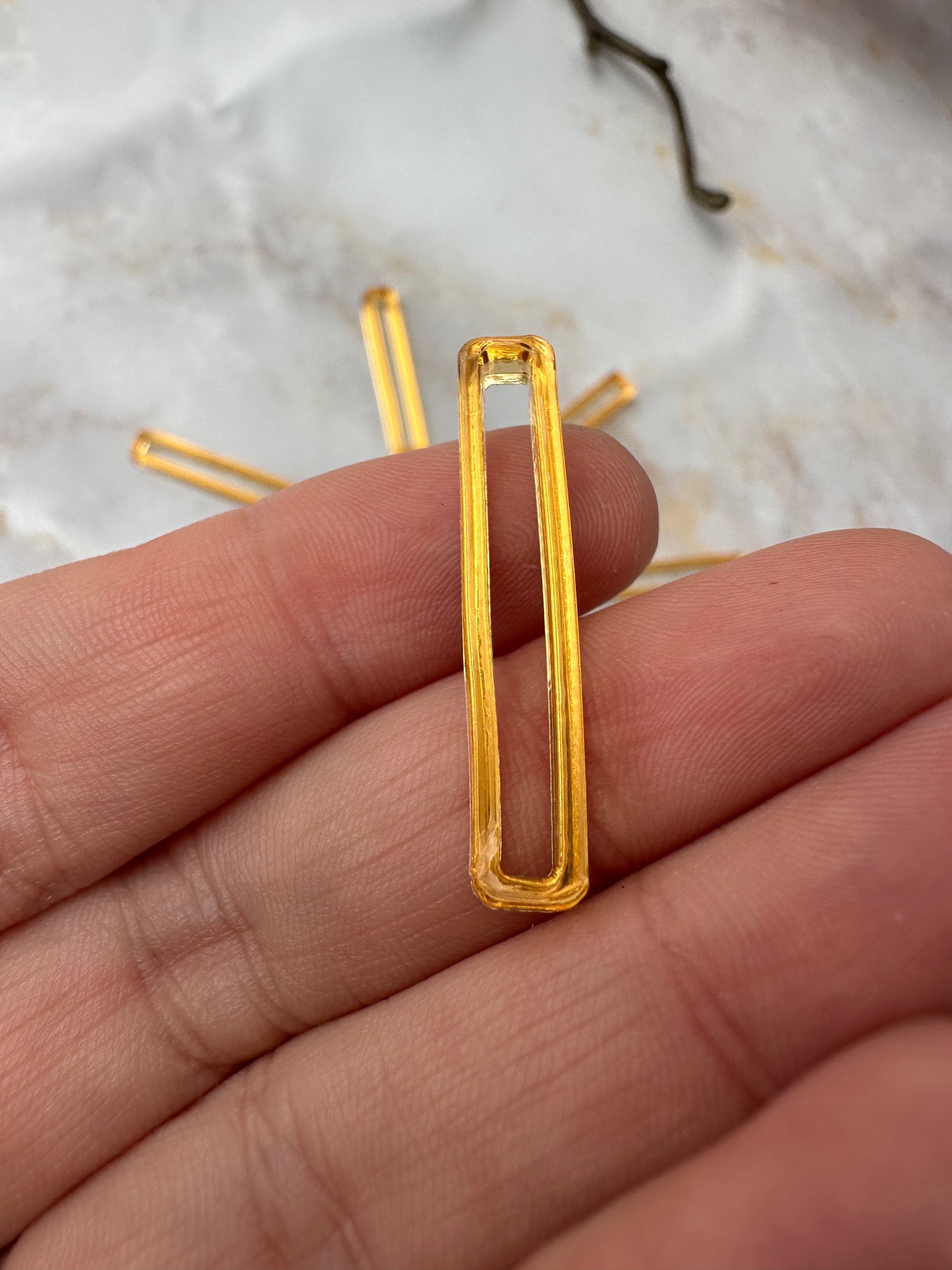 Acryl Striche Gelbgold zur Uhrenherstellung