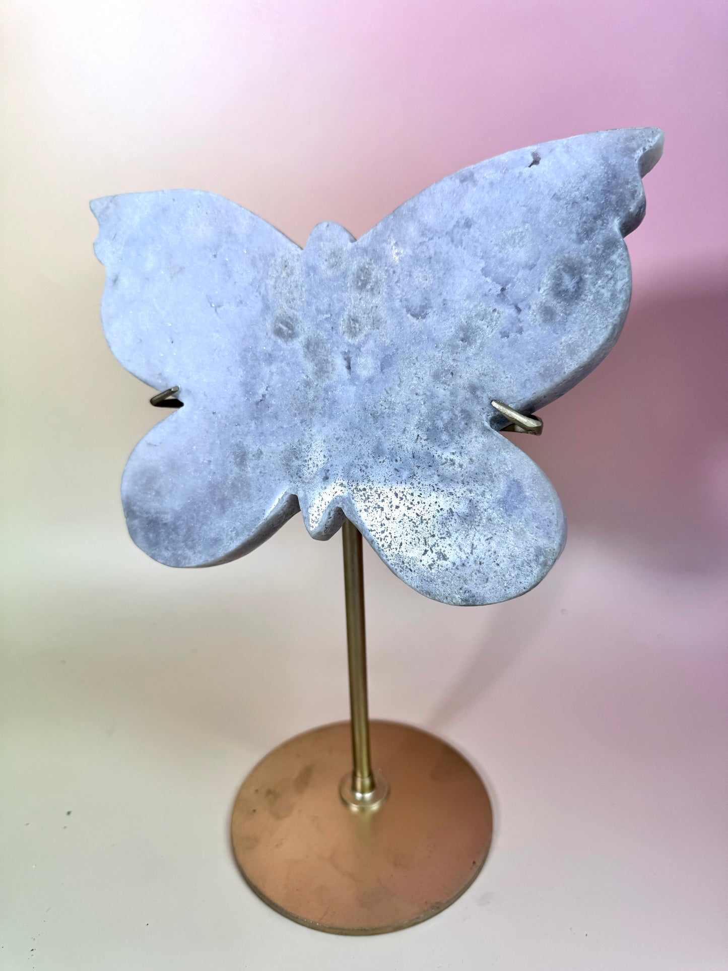 Pink Amethyst Schmetterling auf Metallständer
