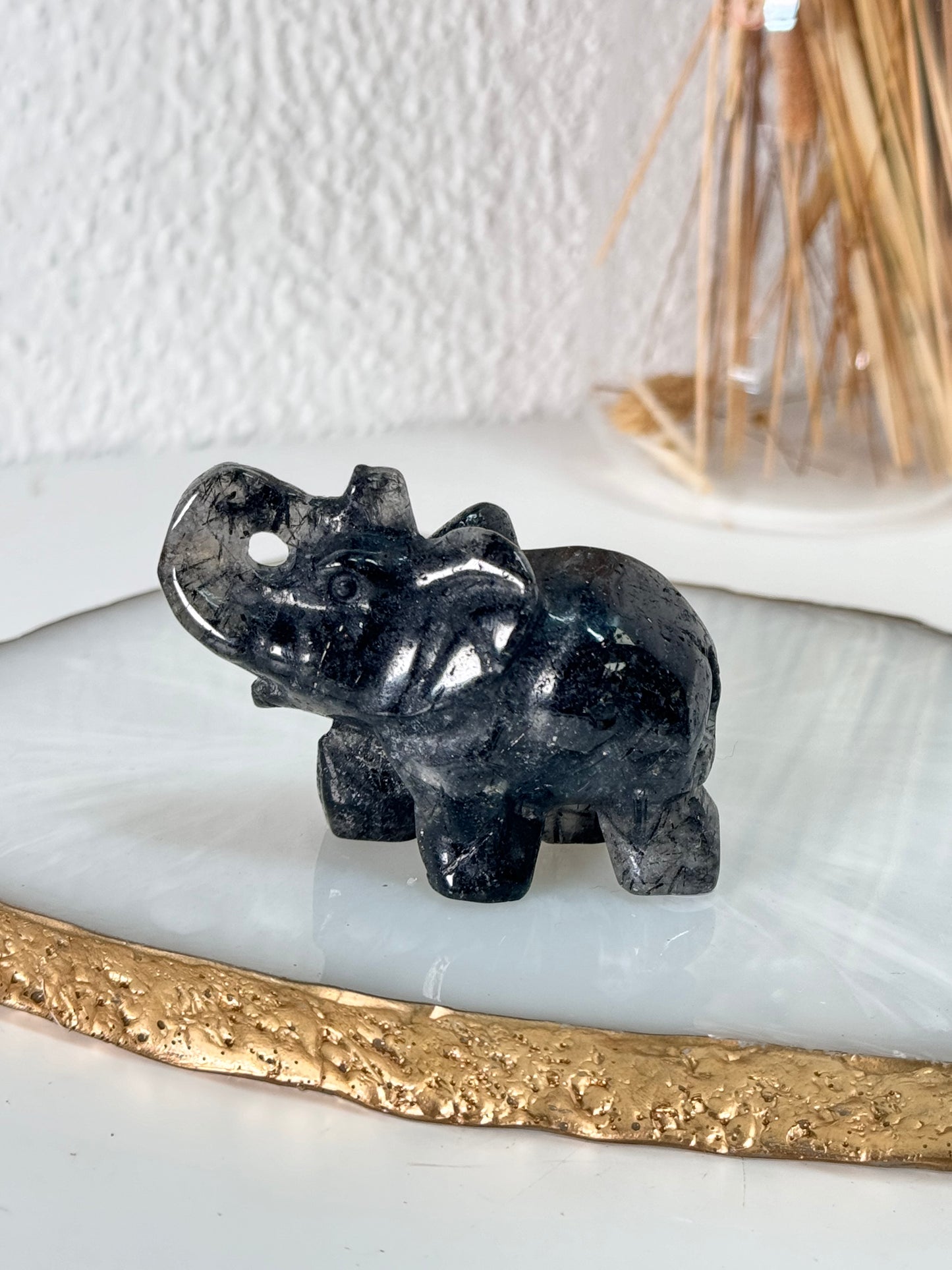 Turmalin in Quarz Elefant Nr. 17