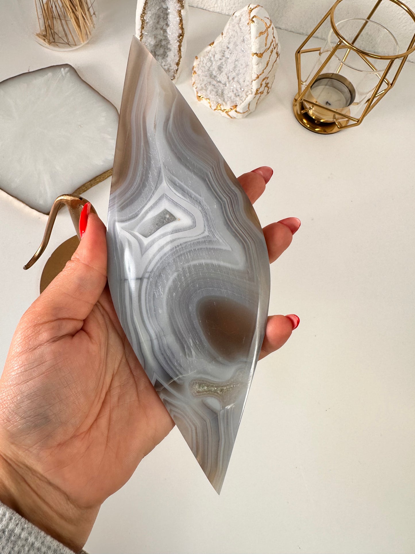 Achat auf goldenen Metallständer 75Z