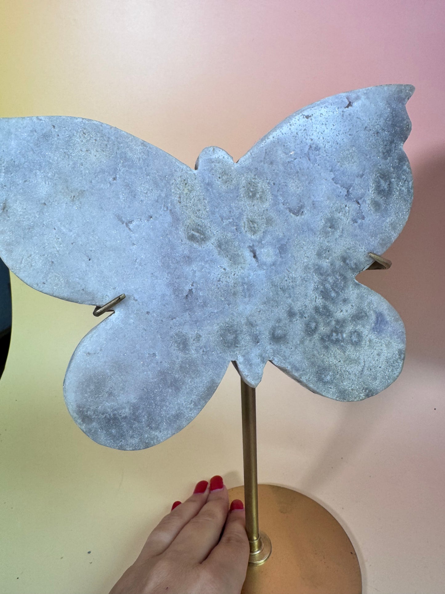 Pink Amethyst Schmetterling auf Metallständer