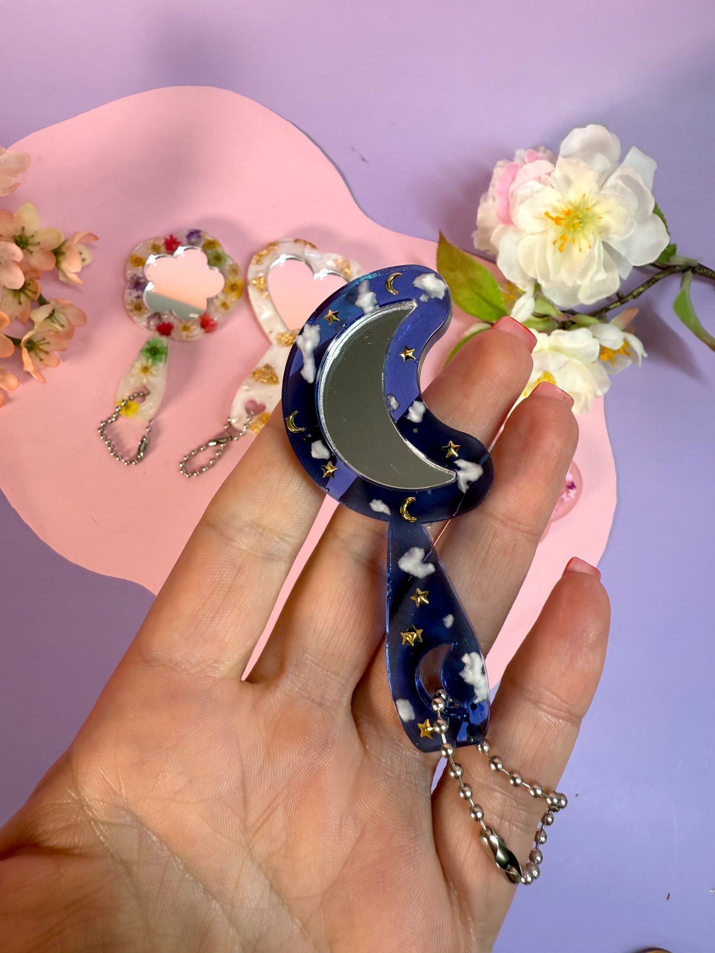MirrorMädels - Mini Spiegel Anhänger Blume Herz Schmetterling Mond Kosmetik Mäppchen