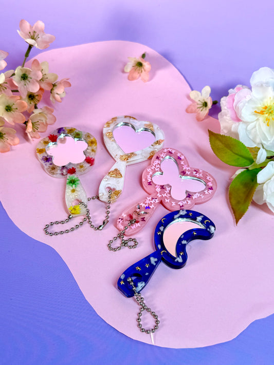 MirrorMädels - Mini Spiegel Anhänger Blume Herz Schmetterling Mond Kosmetik Mäppchen