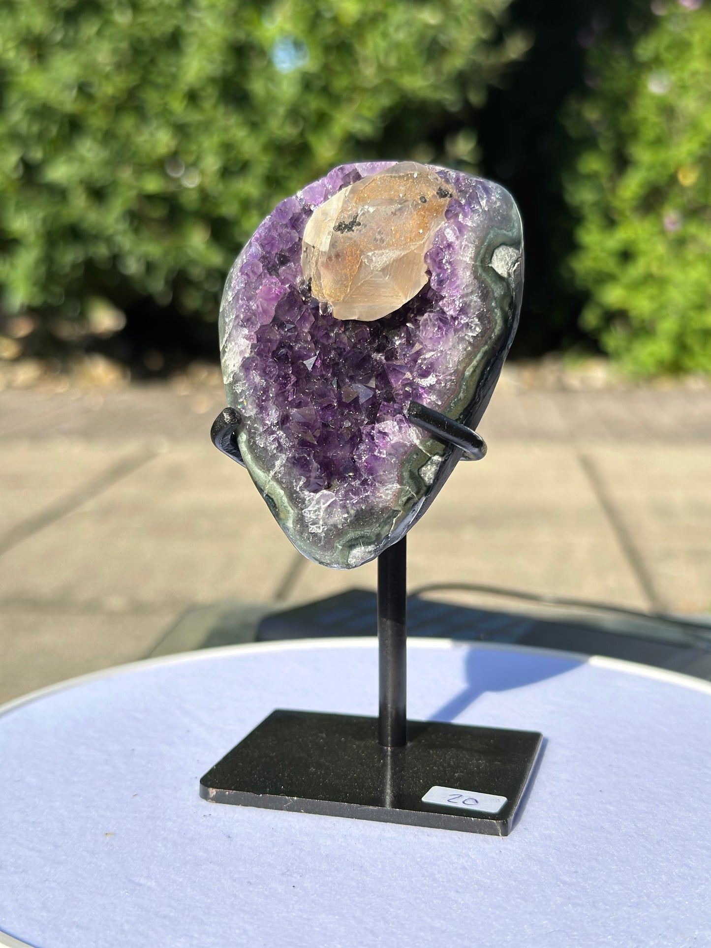Amethyst auf Metallständer Nr. 20