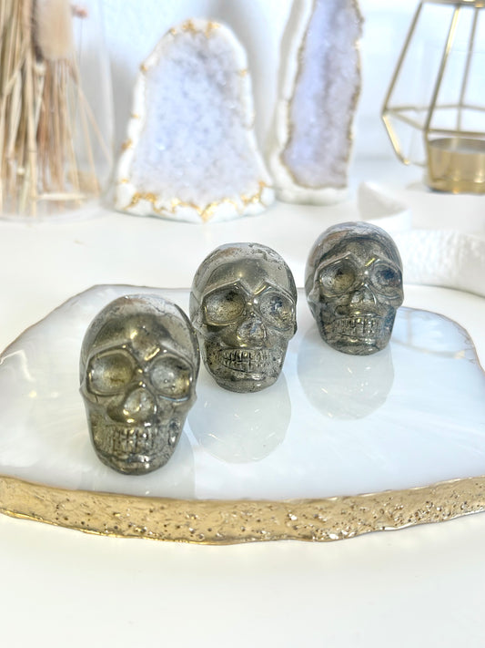 Totenkopf Pyrit Carving