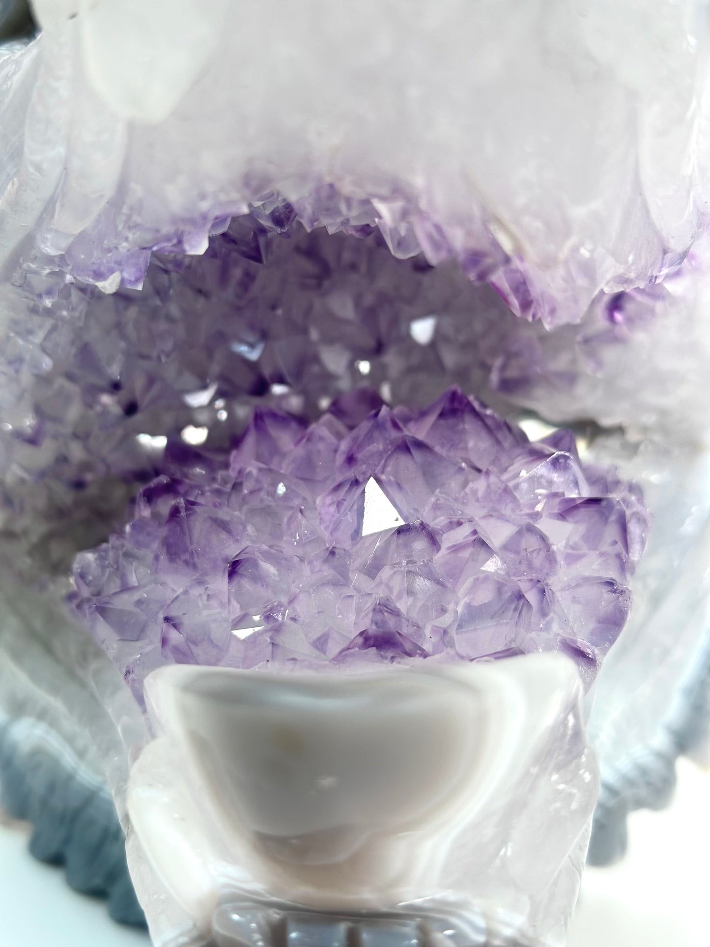 XXL Amethyst Wolf Carving