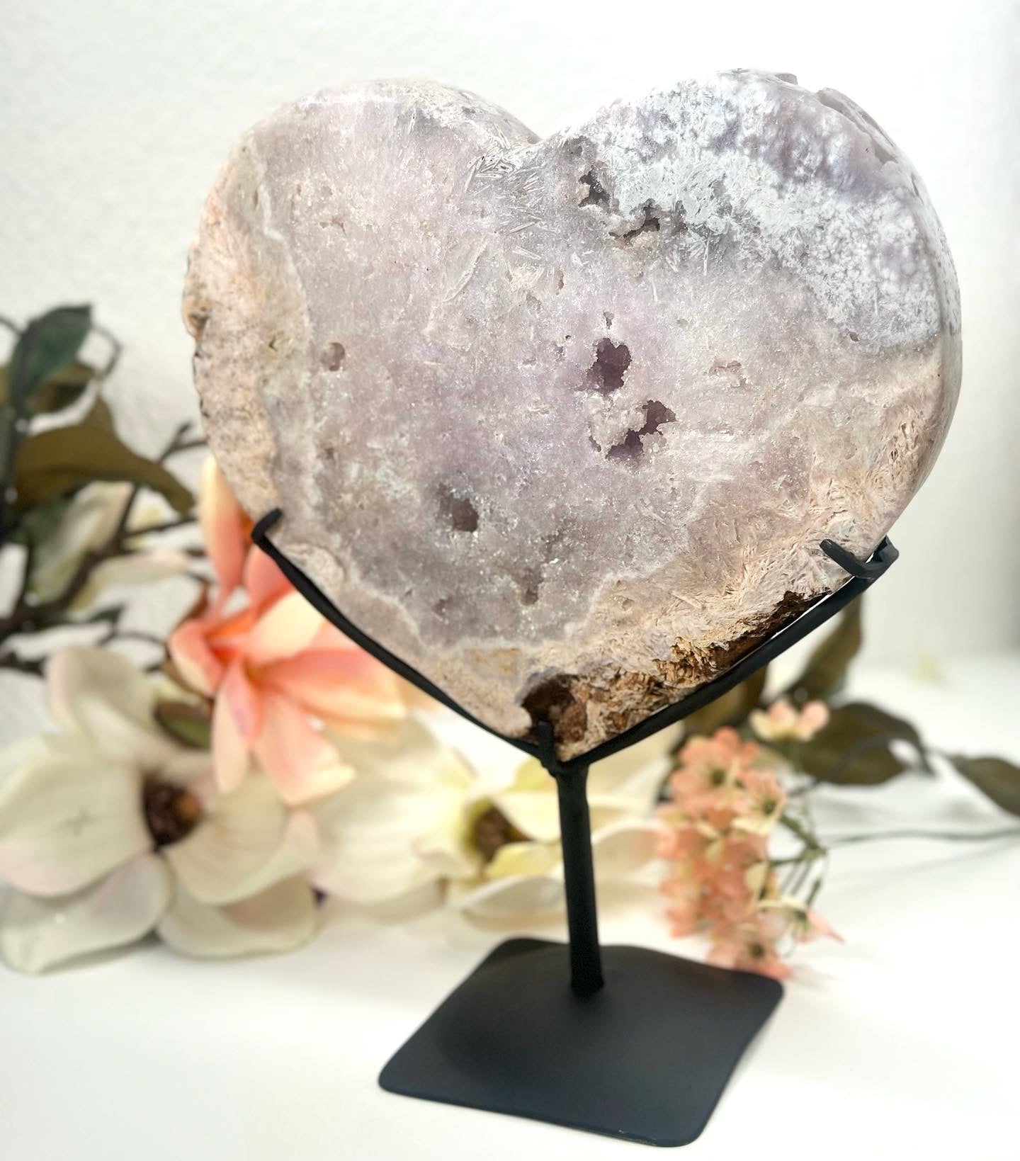 Pink Amethyst Herz auf Metallständer