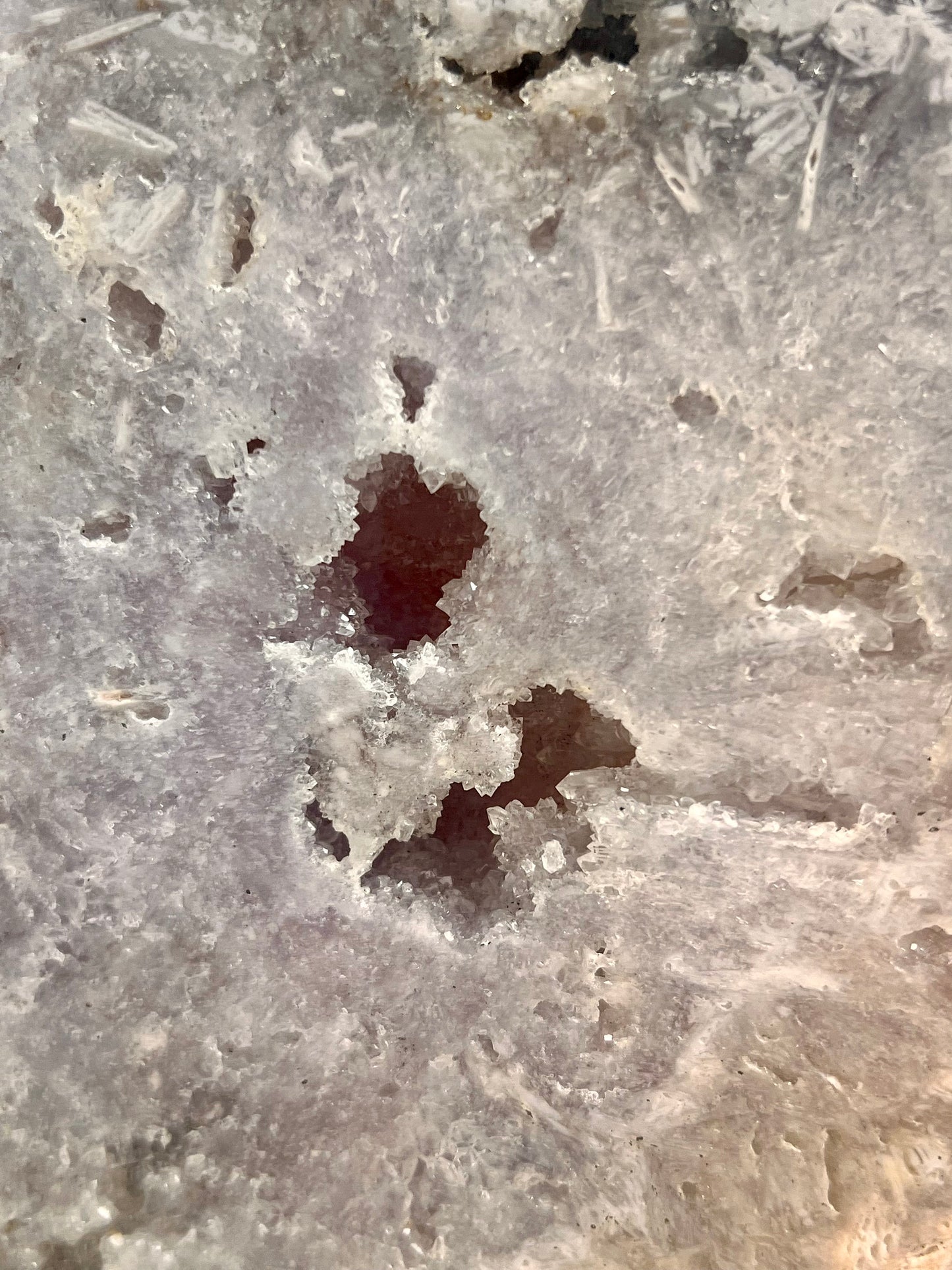 Pink Amethyst Herz auf Metallständer