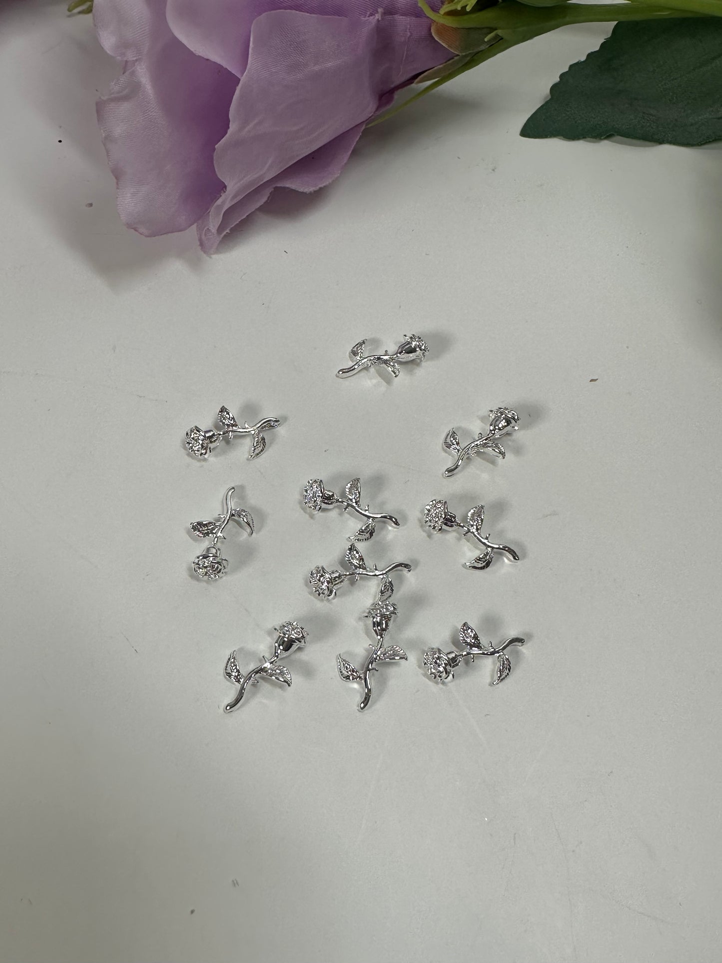 Rosen silberfarben